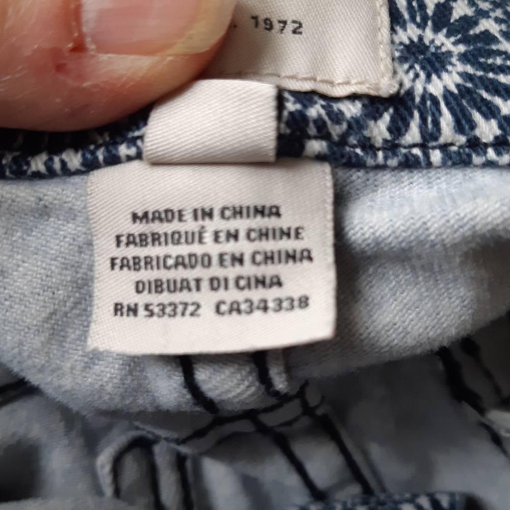 2/25$***French Connection Patterned Jeans - Picture 5 of 7
